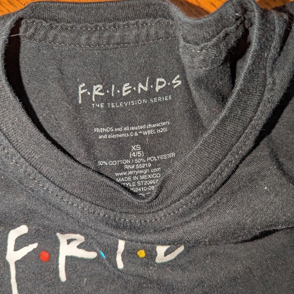 4/5 T Friends T-shirt - Picture 2 of 2